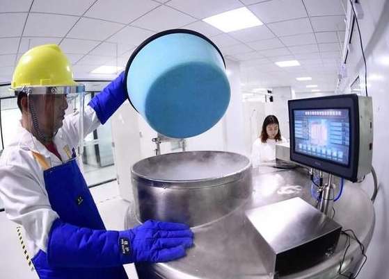 使用液氮罐 使用液氮罐