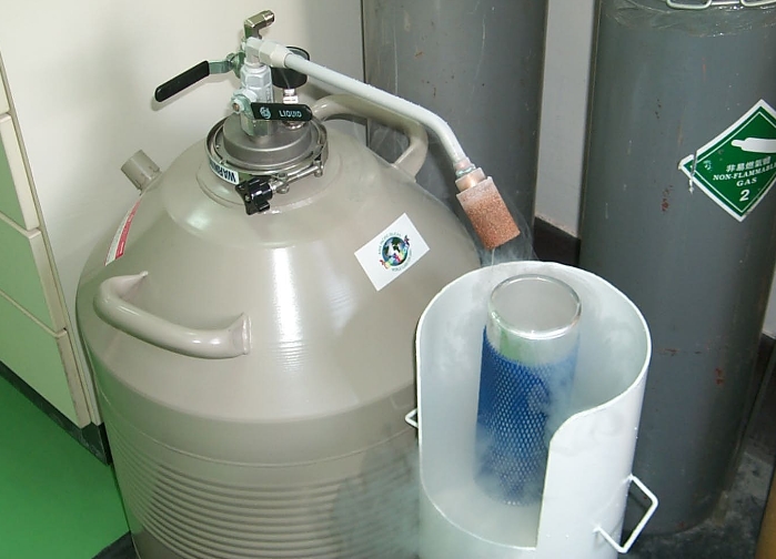 液氮罐補液 液氮罐補液